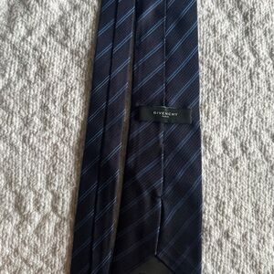 Givenchy %100 silk tie